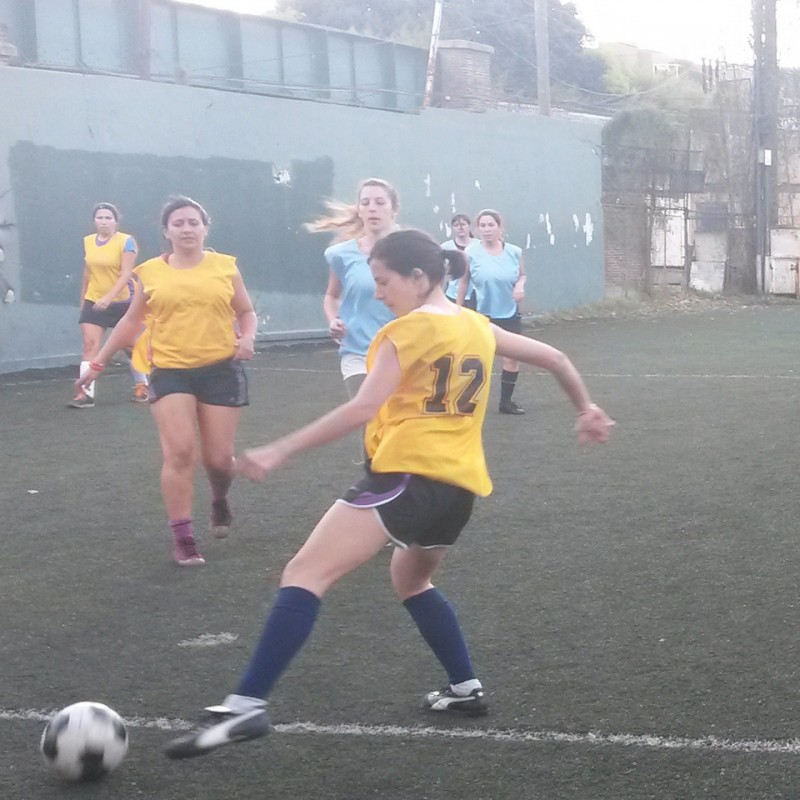 El fútbol femenino a pura garra y pasión