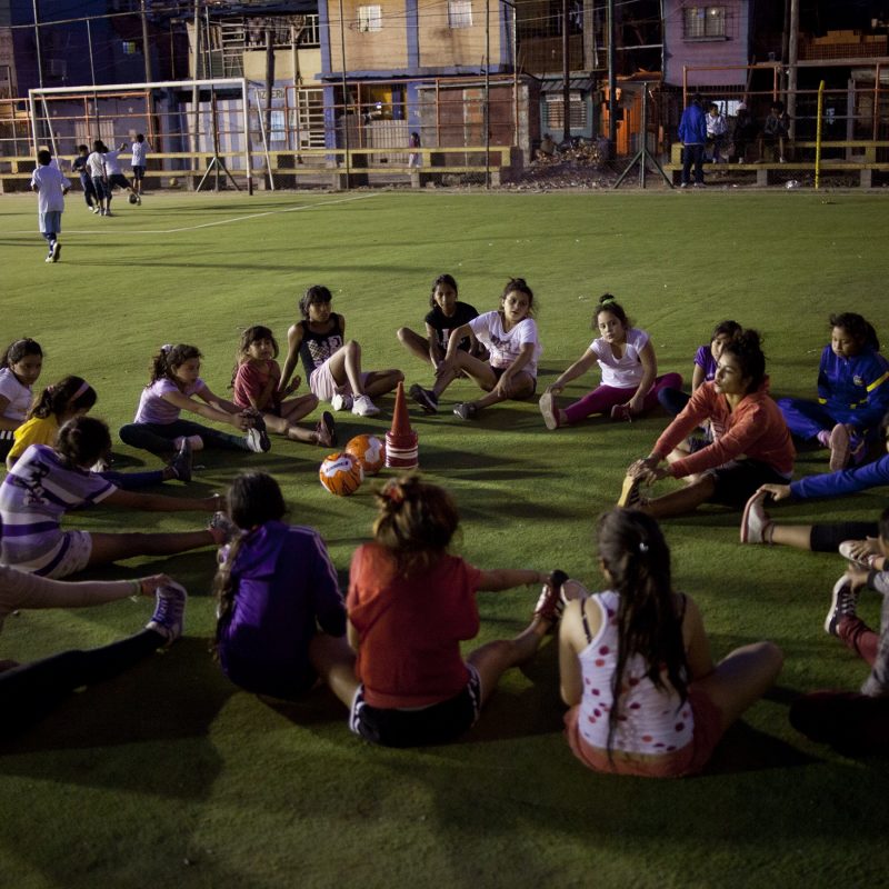 Entrenadora de fútbol femenino, DT nacional y jugadora