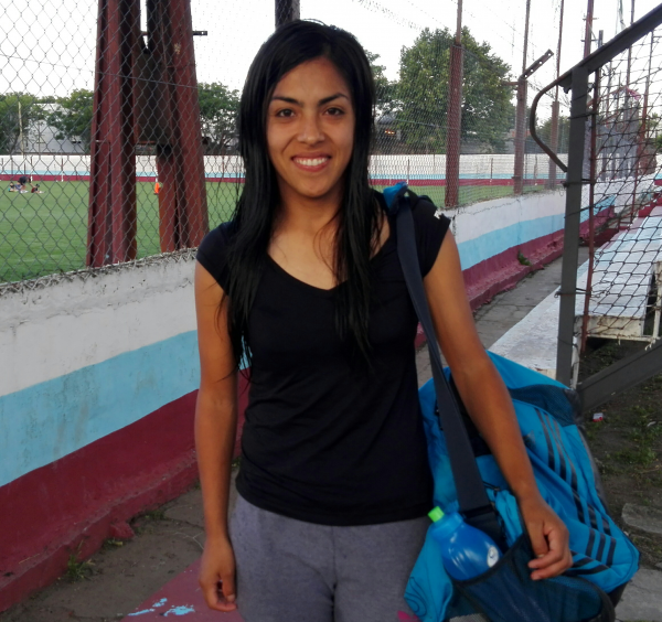 Vivir al límite por el fútbol femenino